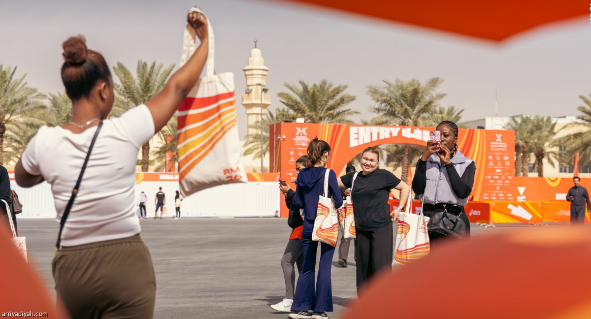 المتسابقون يتوافدون